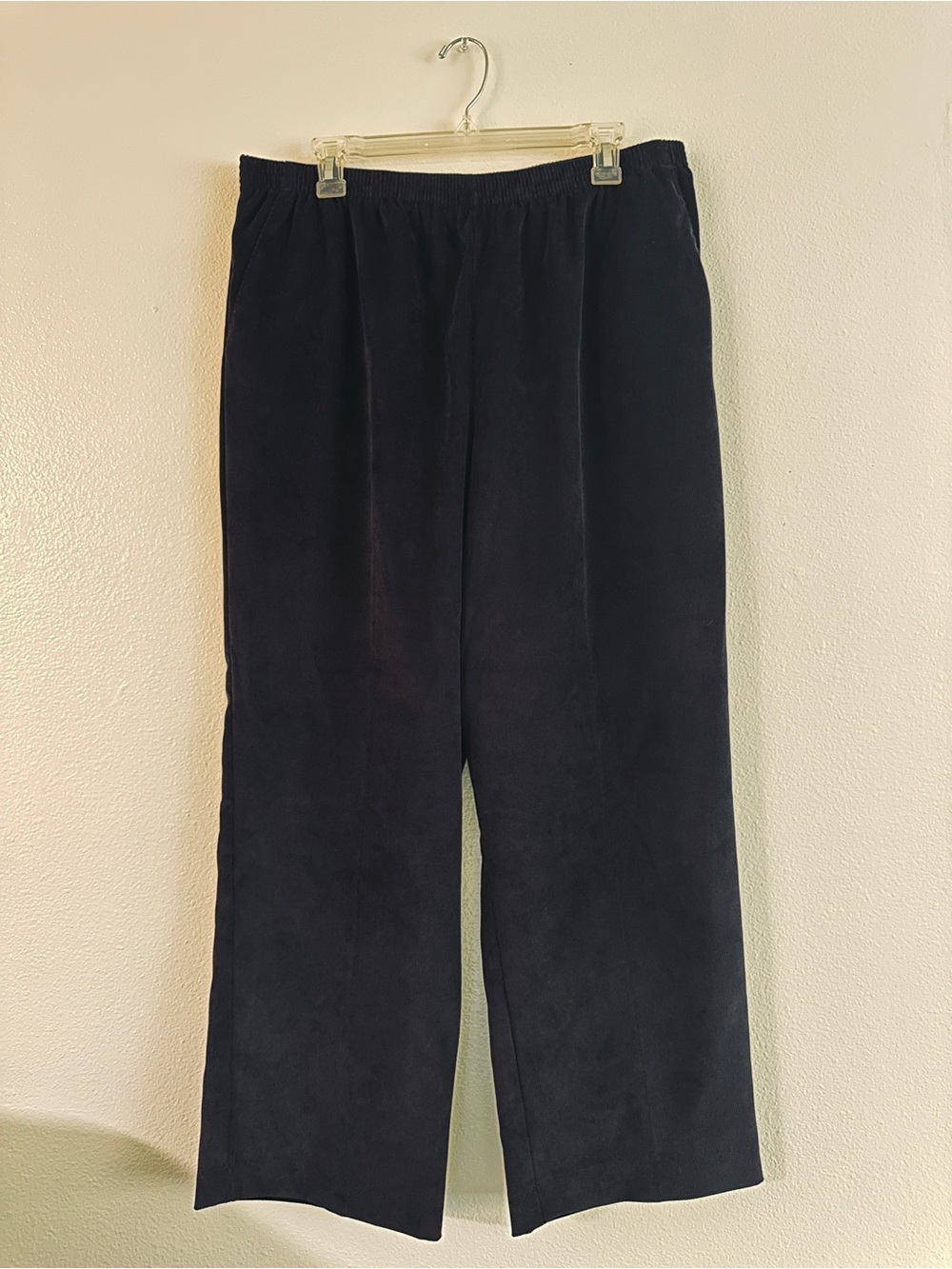 Alfred Dunner Women’s Size 18 Black Elastic-Waist Casual Corduroy Pants